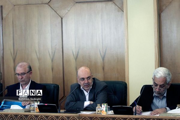 نشست ساماندهی تالاب‌ها و رودخانه‌های رشت با حضور معاون اجرایی رئیس‌جمهوری