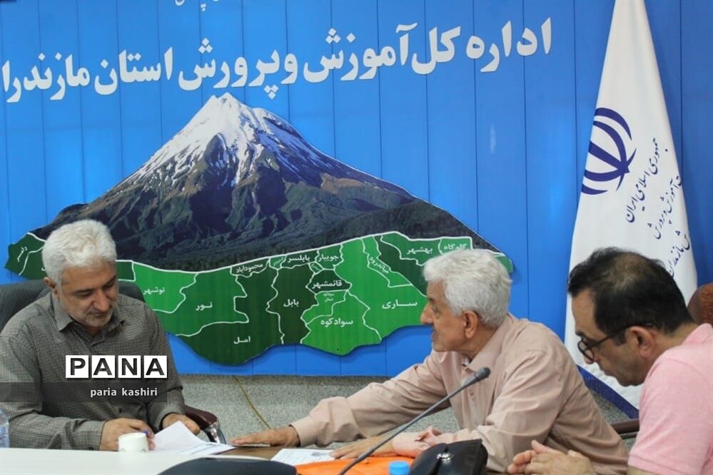 ملاقات مردمی سرپرست معاونت آموزش متوسطه مازندران در آموزش و پرورش استان مازندران
