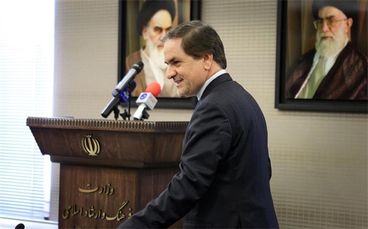 نوش‌آبادی: لیست لغو تحریم‌ها هنوز نهایی نشده است
