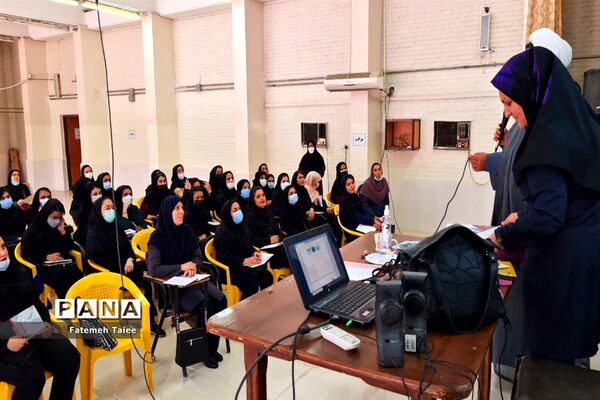 کارگاه ضمن خدمت مربیان،آموزگاران و مشاوران ابتدایی در ناحیه ۲ اهواز