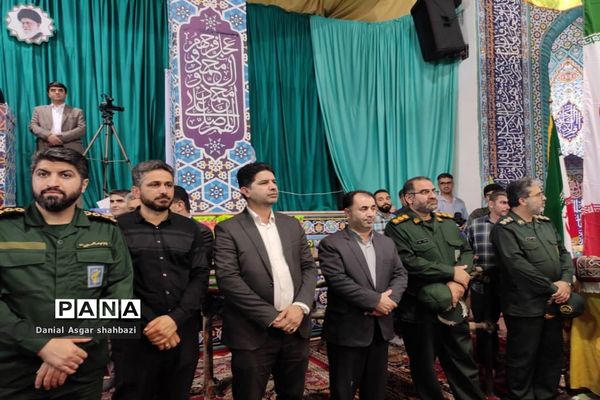 اجرای سرود سلام فرمانده در اجتماع بزرگ مردم شهرستان نور