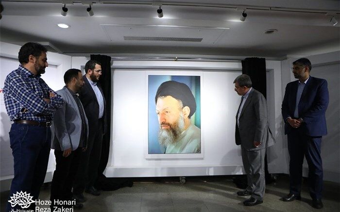 عکس دیده‌نشده «شهید بهشتی» در حوزه هنری رونمایی شد