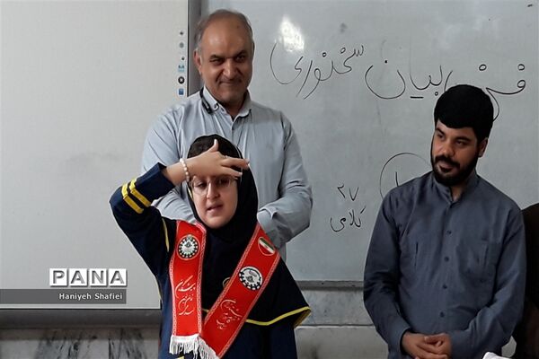 بازدید رئیس سازمان دانش‌آموزی استان فارس از پایگاه فعالیت تابستانی در ناحیه یک شیراز