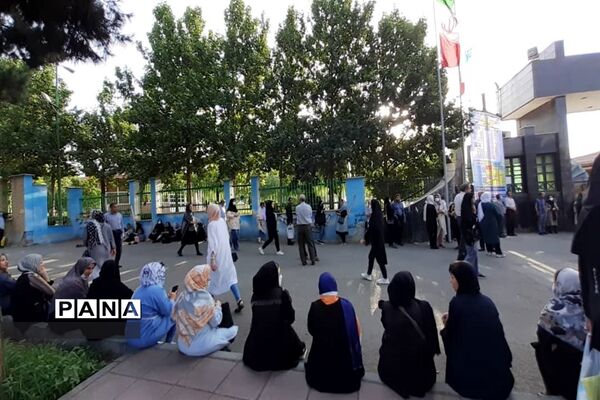 دومین  روز از کنکور  سراسری ۱۴۰۱ در البرز