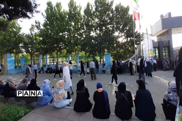 دومین  روز از کنکور  سراسری ۱۴۰۱ در البرز