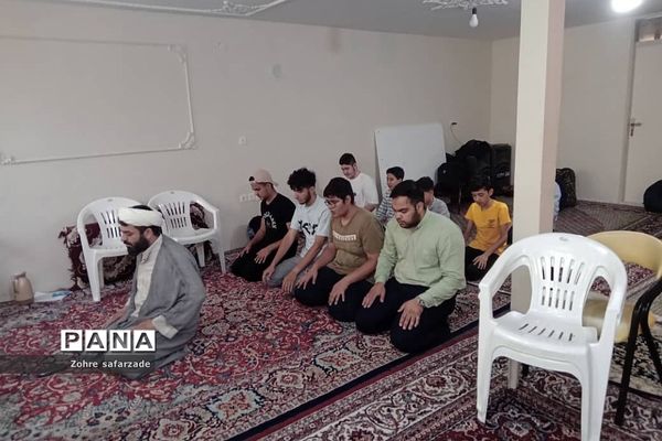 اعزام دانش‌آموزان اتحادیه انجمن‌های اسلامی رودهن به اردوی راهیان نور