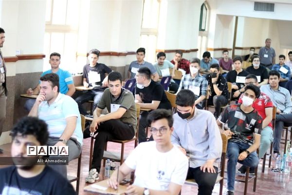 رقابت دانش‌آموزان در کنکور رشته تجربی-2