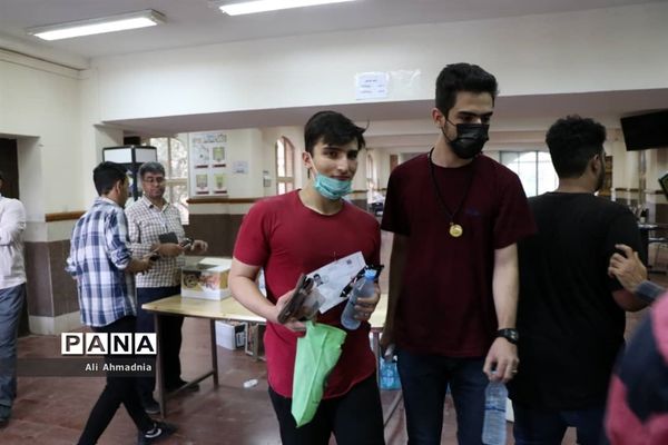رقابت دانش‌آموزان در کنکور رشته تجربی-2