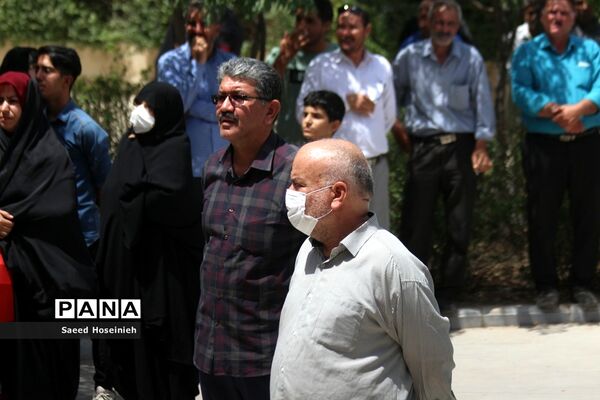 رقابت دانش‌آموزان در کنکور سراسری رشته تجربی در قم-3