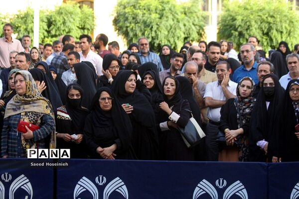 رقابت دانش‌آموزان در کنکور سراسری رشته تجربی در قم-3
