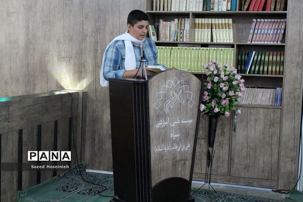 تجلیل از دانش‌آموزان برتر دبیرستان امام علی بن ابی طالب(ع)