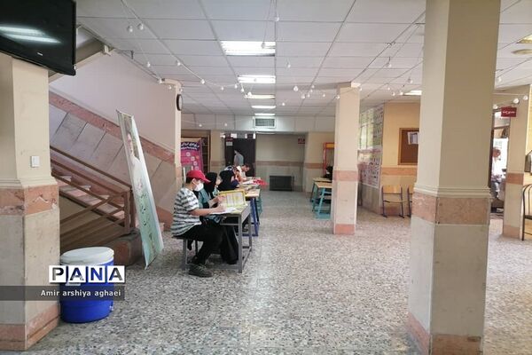 روند ثبت‌نام دانش‌آموزان تازه‌وارد متوسطه اول در مدارس منطقه ۱۳