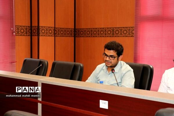 نشست اعضای سمن جوانان شهرستان دیر با مشاور جوان استاندار بوشهر