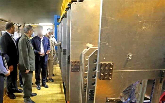 بازدید وزیر دفاع  از مراحل تولید جت آموزش  پیشرفته «یاسین»‌