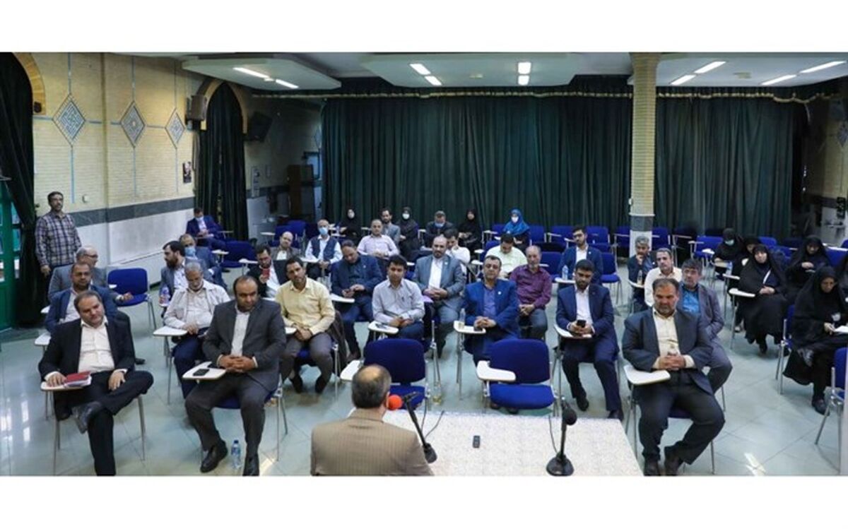 بازدید اعضای کمیسیون برنامه درسی و تحلیل کتب آموزشی از کنگره ملی معلمان