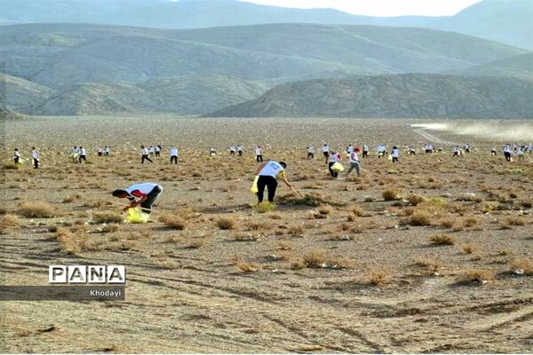 همایش دوستی با طبیعت به مناسبت هفته مبارزه با مواد مخدر در نجف آباد