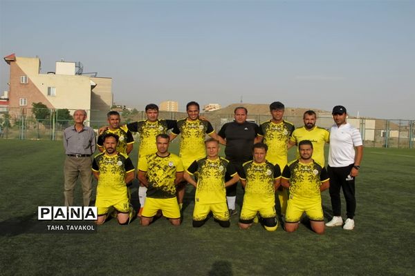 دیدار دوستانه فوتبال بین تیم‌های شهدای منطقه ۱۴ تهران و پیشکسوتان پردیس