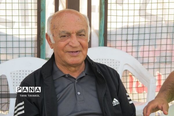 دیدار دوستانه فوتبال بین تیم‌های شهدای منطقه ۱۴ تهران و پیشکسوتان پردیس