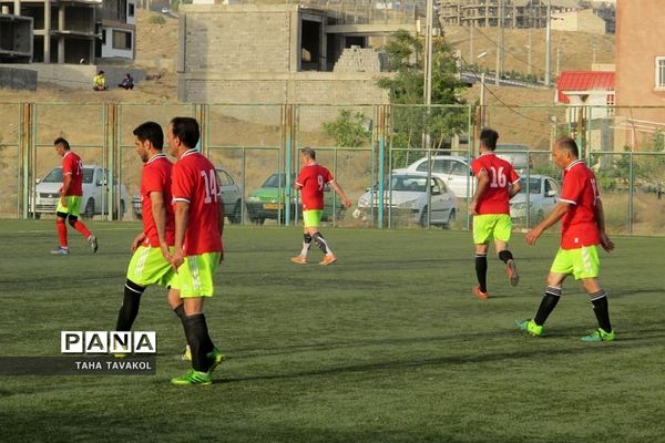 دیدار دوستانه فوتبال بین تیم‌های شهدای منطقه ۱۴ تهران و پیشکسوتان پردیس