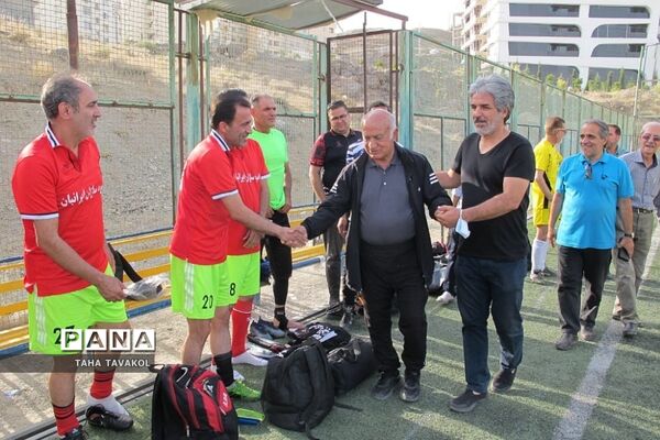 دیدار دوستانه فوتبال بین تیم‌های شهدای منطقه ۱۴ تهران و پیشکسوتان پردیس