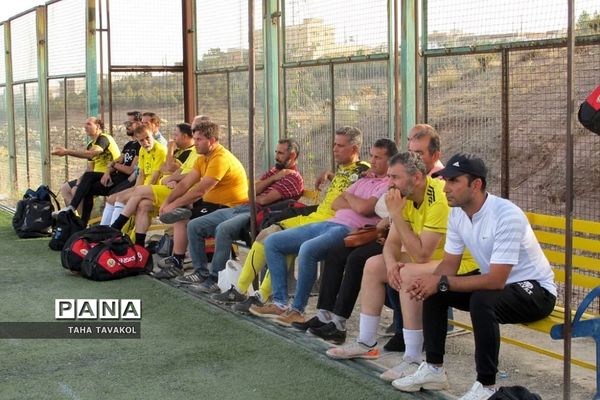 دیدار دوستانه فوتبال بین تیم‌های شهدای منطقه ۱۴ تهران و پیشکسوتان پردیس