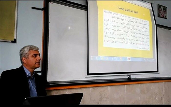 ‌نقش معلم در تدریس حضوری، تربیت روانی و یادگیری علمی دانش‌آموزان را آشکارتر می‌کند