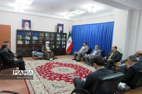 دیدار رئیس سازمان تامین اجتماعی با نماینده ولی فقیه