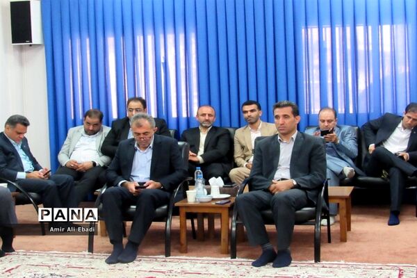 دیدار رئیس سازمان تامین اجتماعی با نماینده ولی فقیه