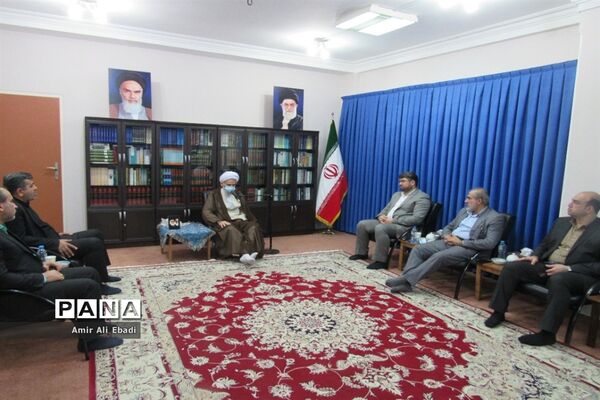 دیدار رئیس سازمان تامین اجتماعی با نماینده ولی فقیه