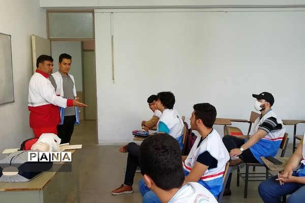 برگزاری کلاس‌های آموزشی کمک‌های اولیه در مدرسه سما رودهن