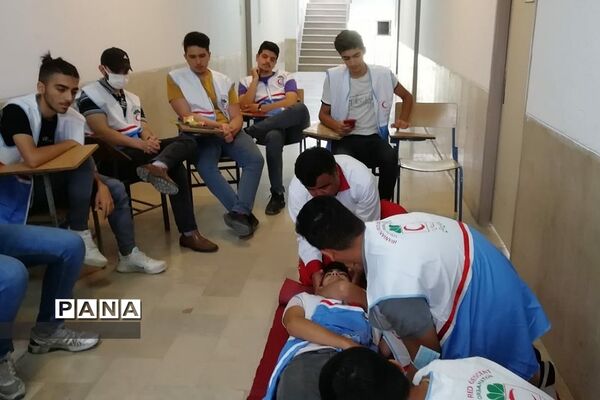 برگزاری کلاس‌های آموزشی کمک‌های اولیه در مدرسه سما رودهن