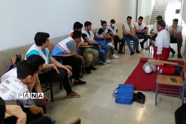 برگزاری کلاس‌های آموزشی کمک‌های اولیه در مدرسه سما رودهن