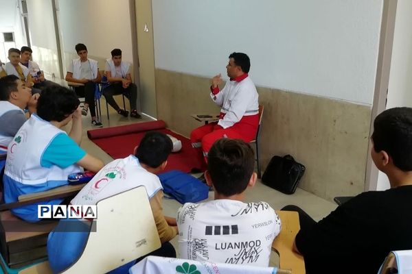 برگزاری کلاس‌های آموزشی کمک‌های اولیه در مدرسه سما رودهن