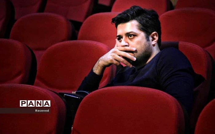 سالن‌های آمفی‌تئاتر مدارس برای پرورش استعدادهای هنری به‌کار گرفته شوند