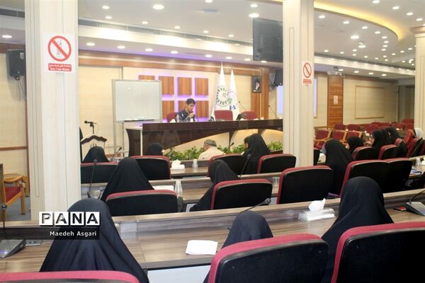 کارگاه حضوری آموزش خبرنگاری پانا ویژه دختران دانش‌آموز استان قم