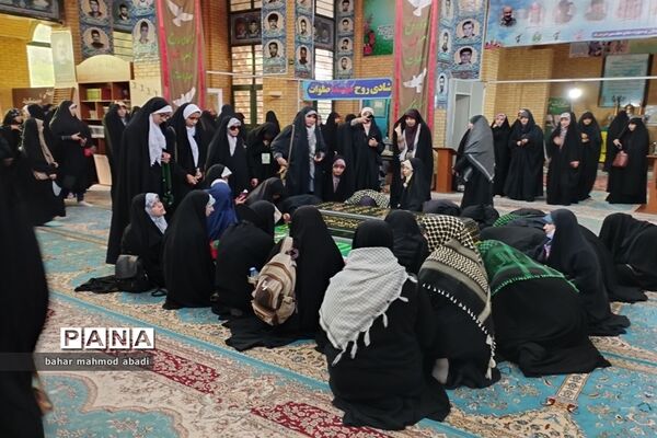 حضور دانش‌آموزان در یادواره شهدای دانش‌آموزی بازی دراز