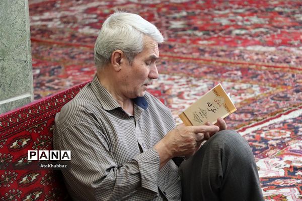 دست‌های التماس