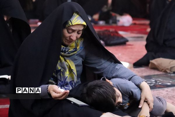 دست‌های التماس