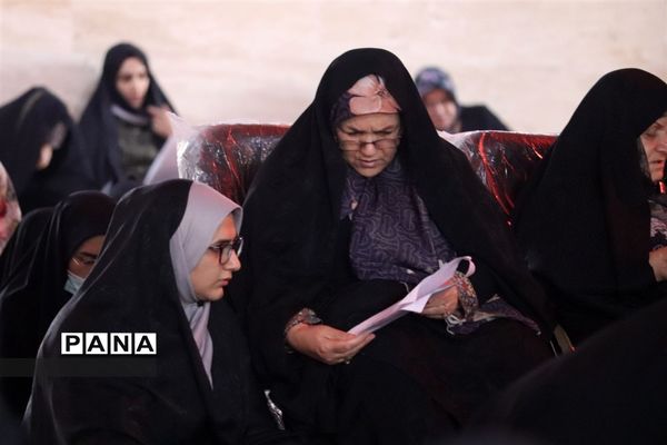 دست‌های التماس