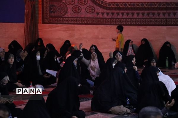 دست‌های التماس