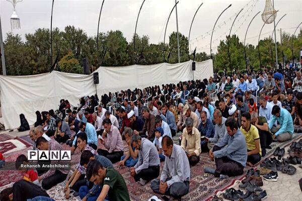 طنین دلنواز عرفه در آباده