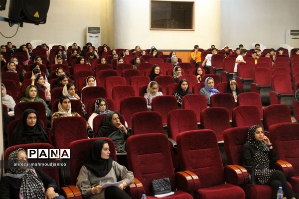 همایش هدایت تحصیلی در گلوگاه