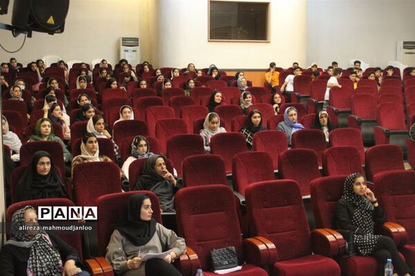 همایش هدایت تحصیلی در گلوگاه