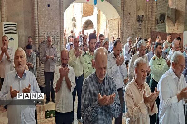 برگزاری نماز عید قربان در اردستان