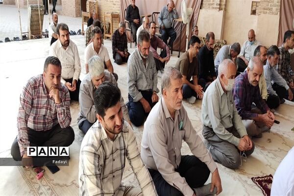 برگزاری نماز عید قربان در اردستان