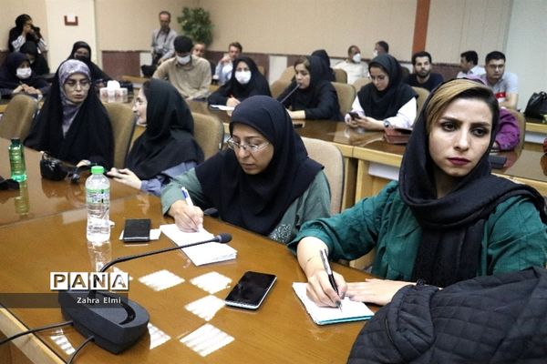 نشست خبری رئیس دانشگاه علوم پزشکی در تبریز