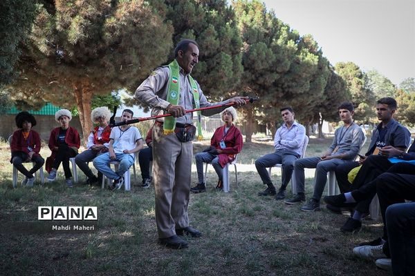 برگزاری کلاس‌ها و دوره‌های آموزشی ویژه دانش‌آموزان عشایر کشور در اردوگاه ثامن الحجج مشهد مقدس