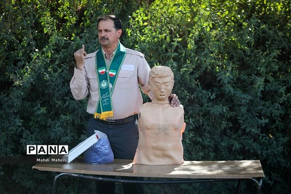 برگزاری کلاس‌ها و دوره‌های آموزشی ویژه دانش‌آموزان عشایر کشور در اردوگاه ثامن الحجج مشهد مقدس