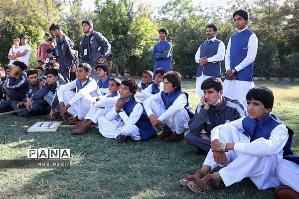 برگزاری کلاس‌ها و دوره‌های آموزشی ویژه دانش‌آموزان عشایر کشور در اردوگاه ثامن الحجج مشهد مقدس