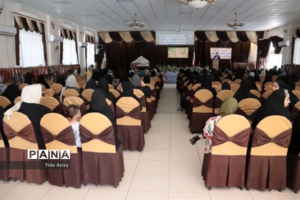 تقدیر از برگزیدگان جشنواره فرهنگی هنری فردا در آباده